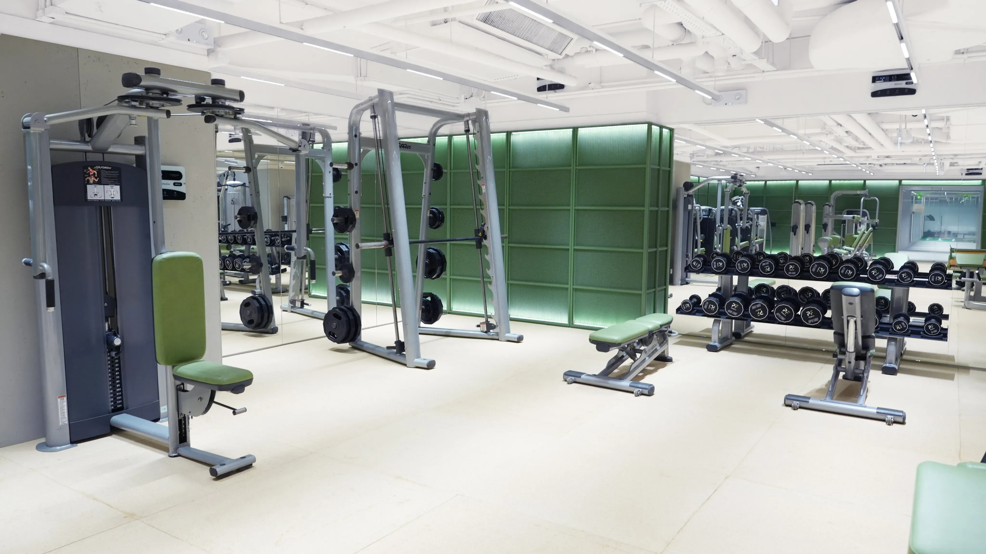 perFIT OXYGYM 女士專區健身器械訓練空間